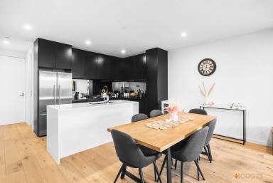 Apartment For Lease - VIC - McKinnon - 3204 - LARGE APARTMENT | CENTRAL LOCATION | DESIGNER BUILD  (Image 2)