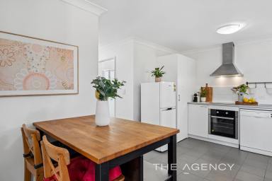 Apartment For Sale - WA - Queens Park - 6107 - Parkside Living - Stunning Views & Fully Furnished!  (Image 2)