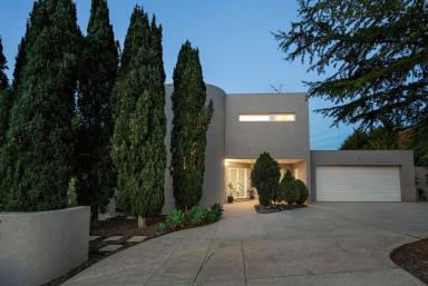 House For Sale - VIC - Strathdale - 3550 - Private Family Resort in the Heart of Strathdale (Image 2)