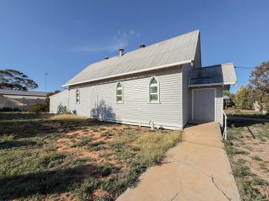 House For Sale - VIC - Manangatang - 3546 - Character Building with Endless Potential on a Double Allotment  (Image 2)