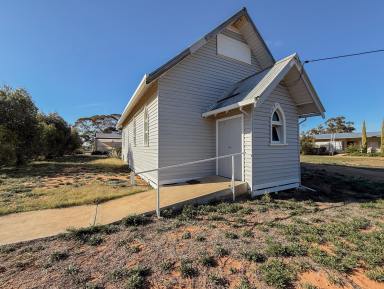 House For Sale - VIC - Manangatang - 3546 - Character Building with Endless Potential on a Double Allotment  (Image 2)