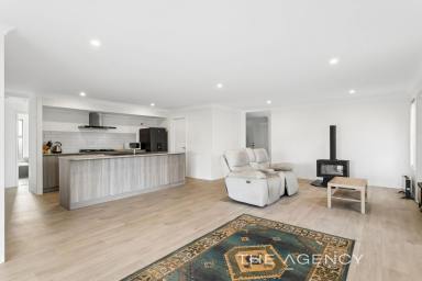 Acreage/Semi-rural For Sale - WA - Wundowie - 6560 - ''Modern Country Living''  (Image 2)