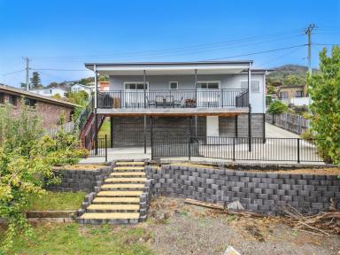 House For Lease - TAS - Rosetta - 7010 - Stunning 3 Bedroom Home with Balcony Views  (Image 2)