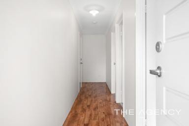 House For Sale - WA - Treeby - 6164 - Now Is Your Chance!  (Image 2)