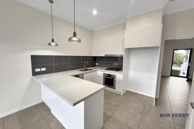 Villa For Lease - NSW - Dubbo - 2830 - Executive living in the prestige Lakeview Estate (Image 2)