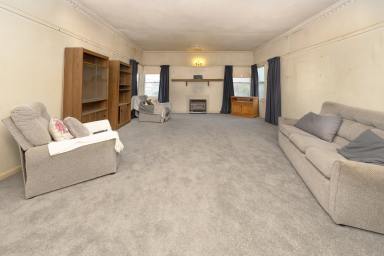 House For Sale - VIC - Ultima - 3544 - Renovate, Restore & Reap the Rewards  (Image 2)