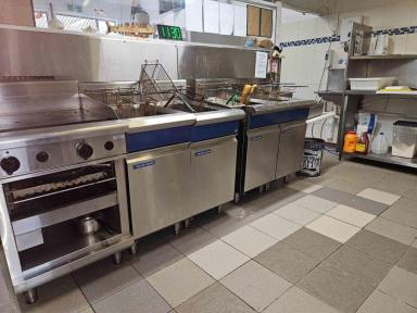 Retail For Sale - QLD - Gympie - 4570 - THRIVING HIGH CASHFLOW BUSINESS (Image 2)