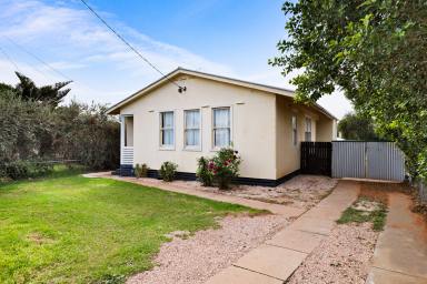 House For Sale - VIC - Mildura - 3500 - Affordable first home or investment!  (Image 2)