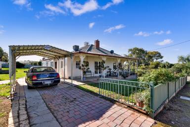 House For Sale - VIC - Ouyen - 3490 - Comfortable living with room to grow!  (Image 2)