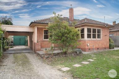 House For Sale - VIC - Newington - 3350 - Character,Comfort & Room To Grow (Image 2)