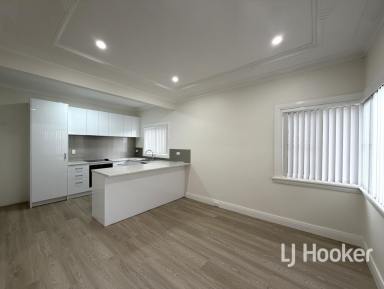 House For Sale - NSW - Inverell - 2360 - Freshly Renovated Family Living with Entertaining Appeal (Image 2)