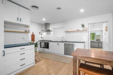 House For Lease - VIC - Seaford - 3198 - Stylishly Renovated Family Home with Exceptional Outdoor Entertaining  (Image 2)