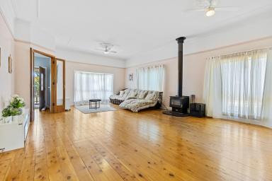 House For Sale - NSW - Dunedoo - 2844 - CHARMING FAMILY HOME IN UNBEATABLE LOCATION (Image 2)