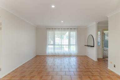 House For Lease - QLD - Glenvale - 4350 - Spacious and Well Maintained Family Home (Image 2)