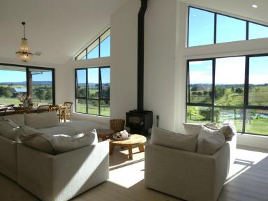House For Lease - VIC - Lucknow - 3875 - EXCEPTIONAL FAMILY HOME WITH STUNNING VIEWS  (Image 2)
