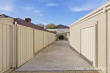 House For Sale - WA - Lakelands - 6180 - Spacious Family Home With Side Access, Solar Battery System & Multiple Living Areas Plus Extras (Image 2)