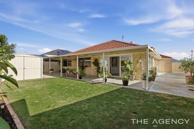 House For Sale - WA - Lakelands - 6180 - Spacious Family Home With Side Access, Solar Battery System & Multiple Living Areas Plus Extras (Image 2)