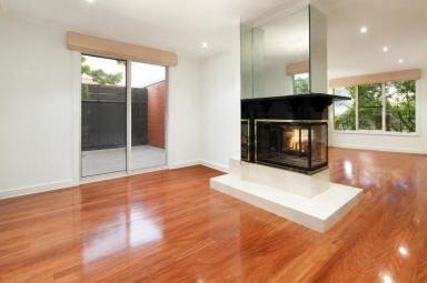 House For Lease - VIC - Caulfield South - 3162 - Spacious Energy Efficient House in Convenient Location  (Image 2)