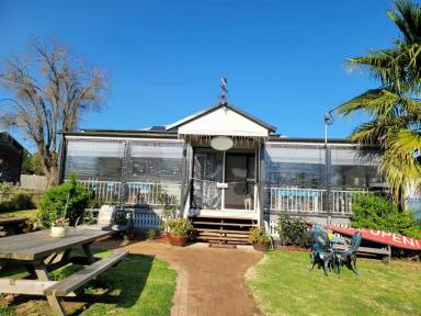 Retail For Sale - QLD - Yarraman - 4614 - Farmhouse Coffee Lounge  (Image 2)