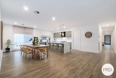 House For Lease - NSW - Lavington - 2641 - MODERN FAMILY OASIS!  (Image 2)