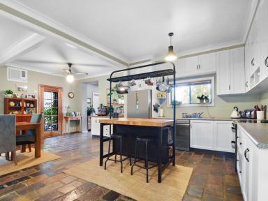 House For Sale - NSW - Young - 2594 - Family Home on 7acs* With Great Shedding Only an 8 Minute* Drive to the CBD  (Image 2)