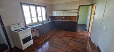 House For Sale - QLD - Ingham - 4850 - POTENTIAL AWAITS IN CHARMING HIGHSET HOME!  (Image 2)