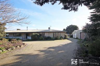 Acreage/Semi-rural For Lease - VIC - Clyde - 3978 - Dual Living Lifestyle Property on approx. 20 Acres - Ideal for Horse Enthusiasts  (Image 2)