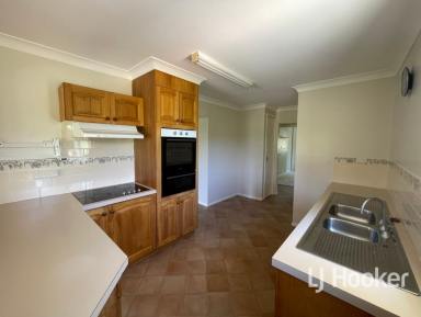 House For Lease - NSW - Inverell - 2360 - Family home approx. 20 mins from Inverell CBD (Image 2)