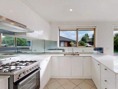 Villa Leased - VIC - Hampton Park - 3976 - Make Yourself At Home! (Image 2)