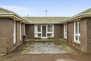 Lifestyle For Sale - VIC - Derrinallum - 3325 - Generous Family Home in a Peaceful Rural Setting  (Image 2)