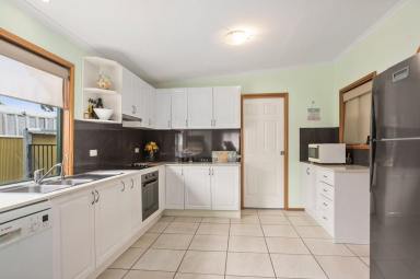 House For Lease - NSW - Oak Flats - 2529 - Family Home (Image 2)
