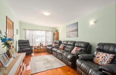 House For Lease - NSW - Oak Flats - 2529 - Family Home (Image 2)