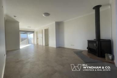 Unit For Lease - VIC - Paynesville - 3880 - Coastal Comfort Near the Water (Image 2)