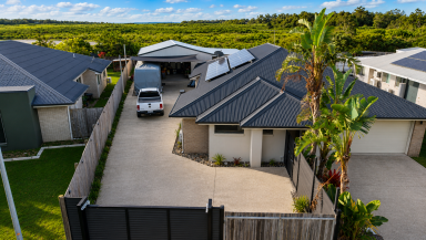 House For Sale - QLD - Eimeo - 4740 - BIG, BOLD & BUILT FOR FAMILY LIVING!  (Image 2)