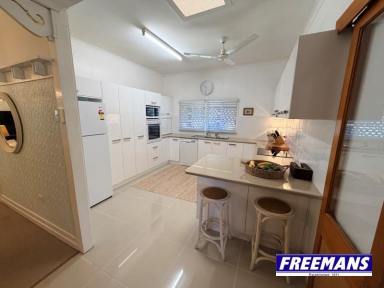 House For Sale - QLD - Kingaroy - 4610 - Walk to schools & Kingaroy CBD  (Image 2)