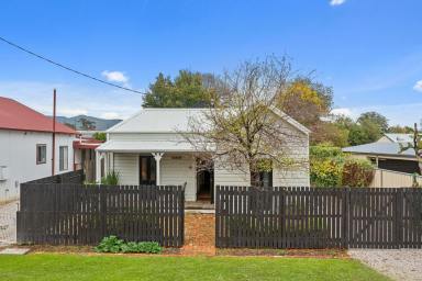 House For Sale - NSW - Mudgee - 2850 - CHARACTER MEETS CONTEMPORARY  (Image 2)