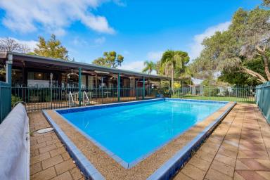 House For Sale - VIC - Merbein - 3505 - TWO TITLES ONE PRICE (Image 2)