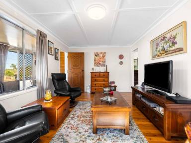 House For Sale - QLD - Wilsonton - 4350 - Modern Comfort and Convenience - Just Steps from the Shops  (Image 2)