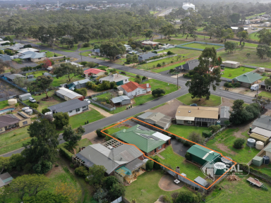 House For Sale - SA - Bordertown - 5268 - Lifestyle, Comfort, and Location!  (Image 2)