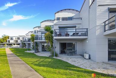 Apartment For Sale - NSW - Batehaven - 2536 - Coastal Escape & Holiday Income Opportunity at Corrigans Cove Resort ! (Image 2)