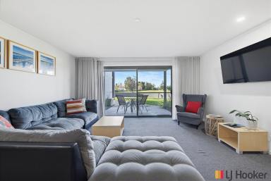 Apartment For Sale - NSW - Batehaven - 2536 - Coastal Escape & Holiday Income Opportunity at Corrigans Cove Resort ! (Image 2)
