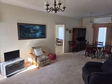 House For Sale - NSW - Muswellbrook - 2333 - THREE (3X) B/R FAMILY HOME WITHIN WALKING DISTANCE TO TWO PRIMARY SCHOOLS, SHOPS AND PARKLAND  (Image 2)