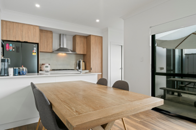 House For Sale - WA - Treeby - 6164 - Low Maintenance & Stylish Living  (Image 2)