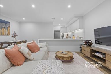 House For Sale - WA - Westminster - 6061 - MODERN CONTEMPORARY LIVING AT ITS FINEST! (Image 2)