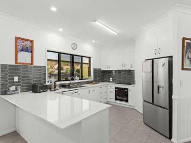 Lifestyle For Sale - QLD - Rosehill - 4370 - FOR THOSE WHO WANT A MAGNIFICENT LIFESTYLE PROPERTY, SUPERIOR COMMERCIAL SHED AND GARAGING  (Image 2)