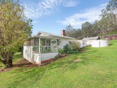 House For Sale - NSW - Tabulam - 2469 - Spacious Home on Two Lots  (Image 2)