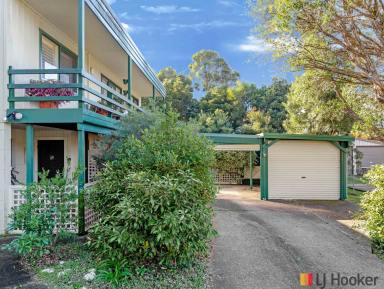 House For Sale - NSW - Surf Beach - 2536 - FEELS LIKE HOME  (Image 2)