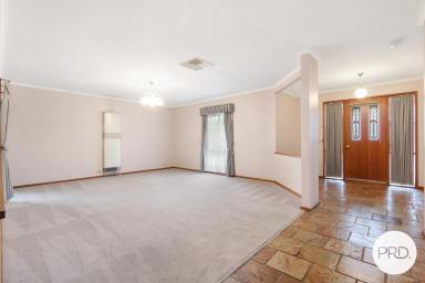 House For Sale - NSW - Glenroy - 2640 - EXPANSIVE FAMILY HOME - NORRIS PARK (Image 2)