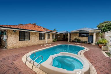 House For Sale - WA - Iluka - 6028 - FEATURES GALORE!  (Image 2)