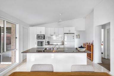 House For Sale - NSW - Worrigee - 2540 - Easy Living In Quiet Worrigee  (Image 2)